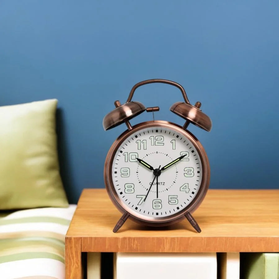 1pc 4.5 inch Retro Electroplating Metal Alarm Clock, Luminous Dial, Loud Volume Wake-Up Alarm Clock (Excluding Battery)