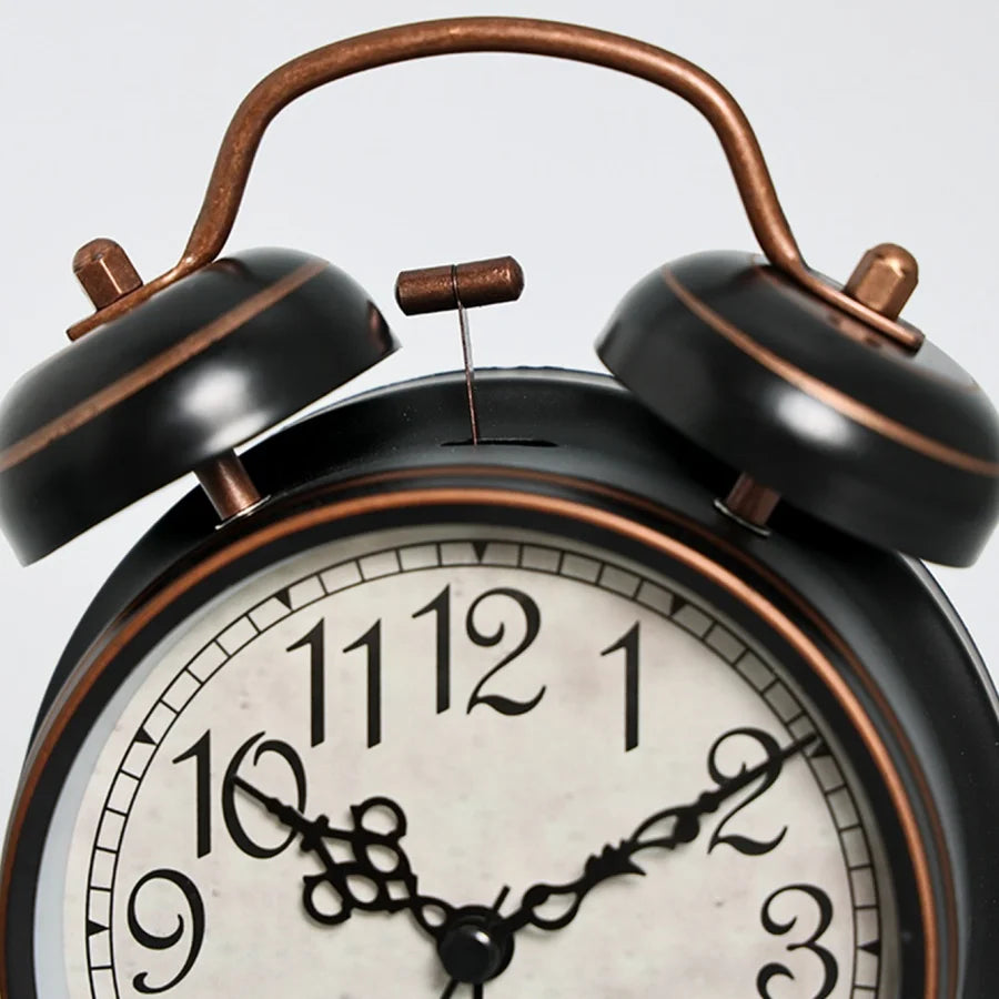 1pc 4.5 inch Retro Electroplating Metal Alarm Clock, Luminous Dial, Loud Volume Wake-Up Alarm Clock (Excluding Battery)